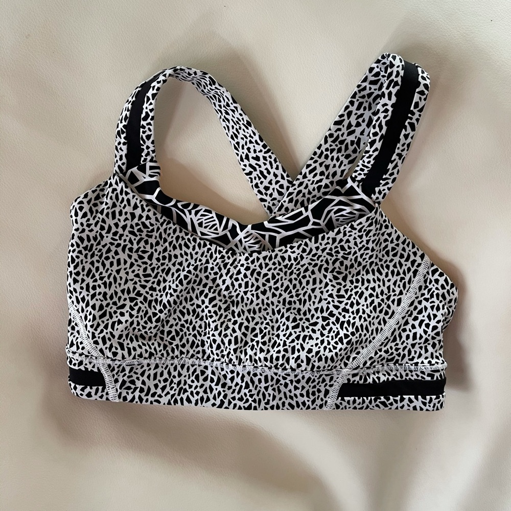 Lululemon sports bra